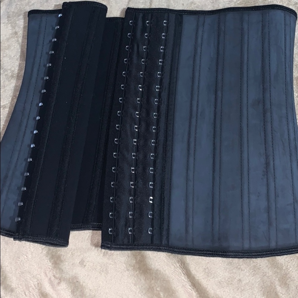 Brand new without tags corset - Picture 2 of 3